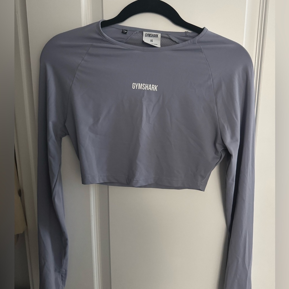 GYM SHARK
CROPPED LONG SLEEVE 
SIZE XS